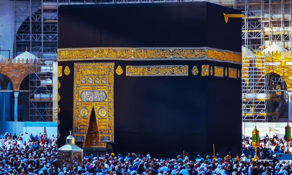 How Do I Book an Umrah Package from Bangladesh